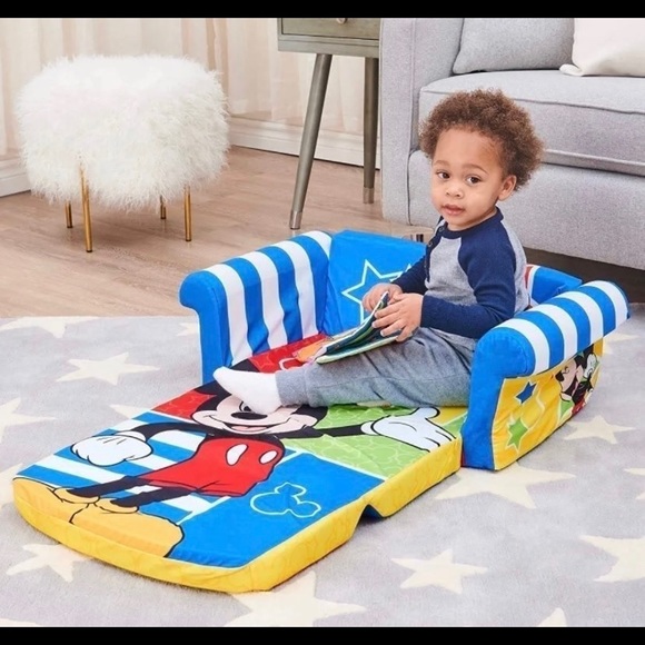 SOLD!! Mickey Mouse sofa - Picture 3 of 12